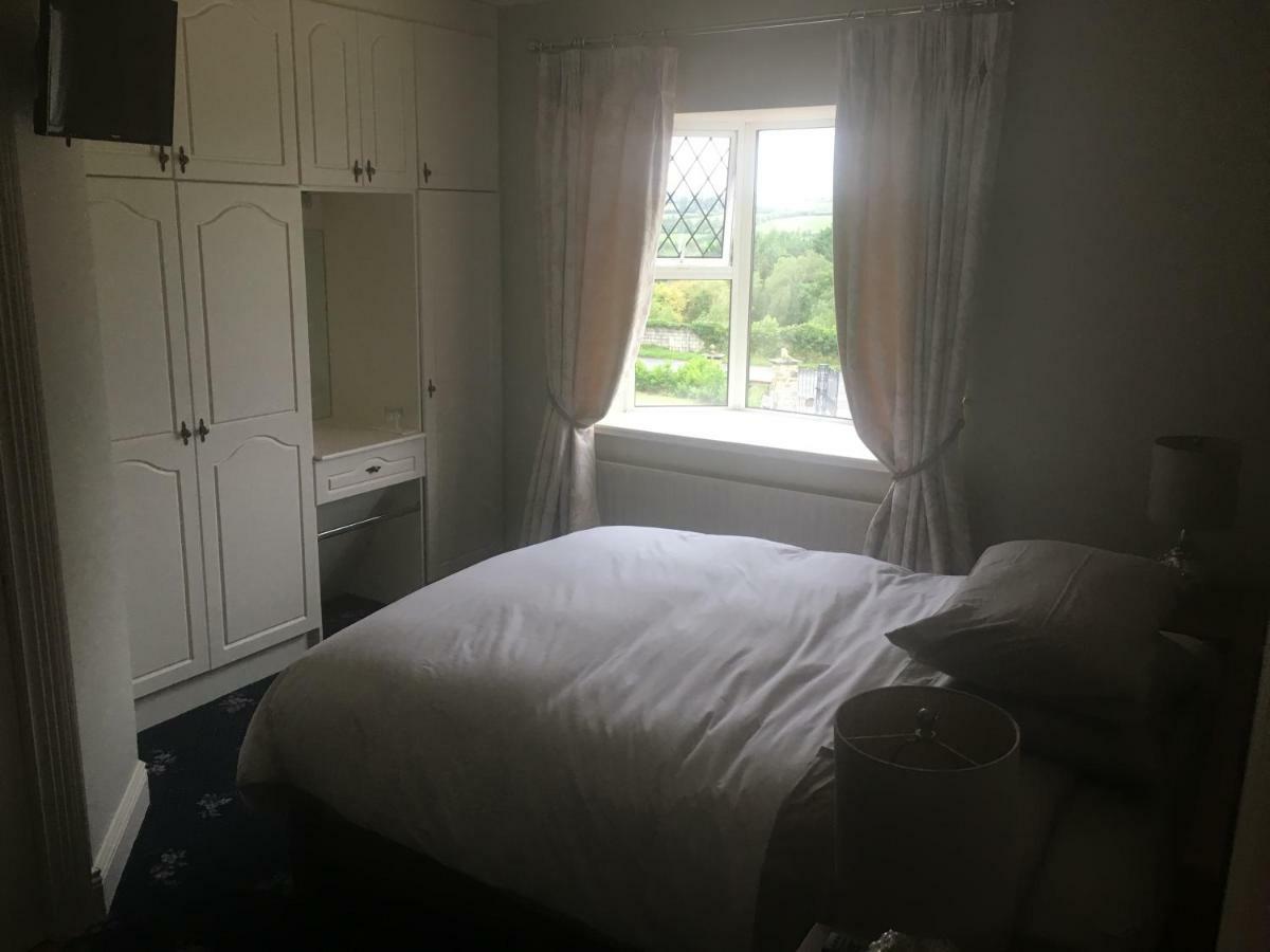 Dalton House Hotel Abbeyfeale Ngoại thất bức ảnh